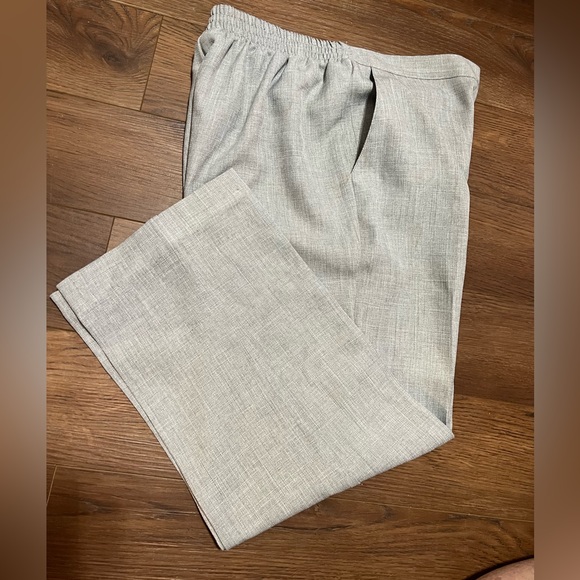 Alfred Dunner 8P Elastic Waist Polyester Short Pants 2 side pockets Light gray - Picture 10 of 13
